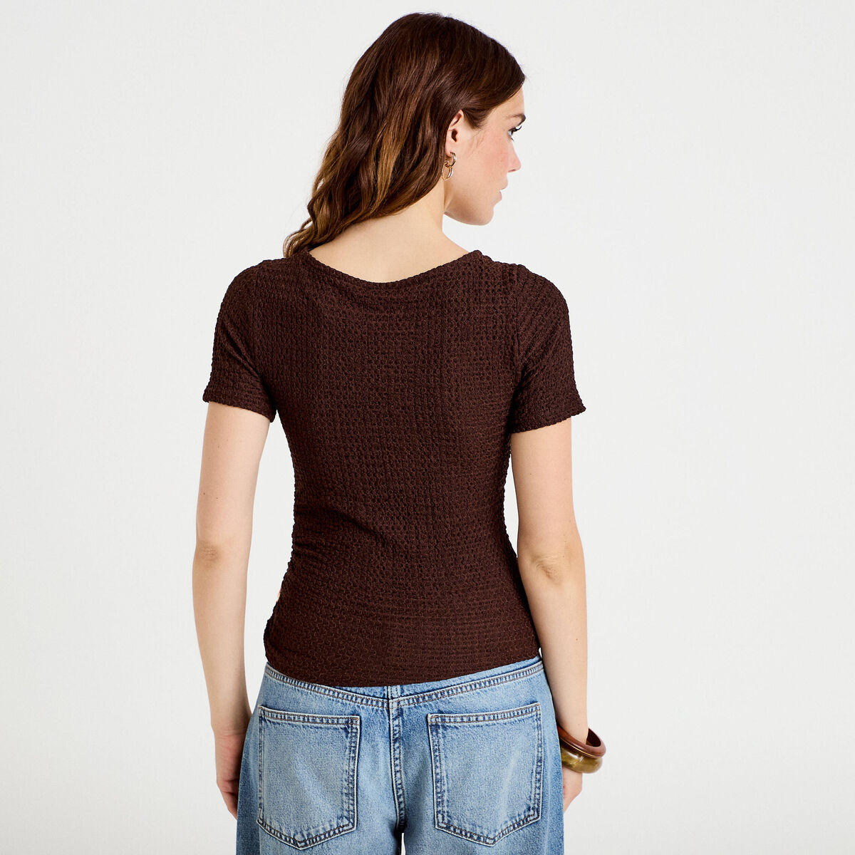 T-shirt col rond manches courtes bijou marron foncé femme