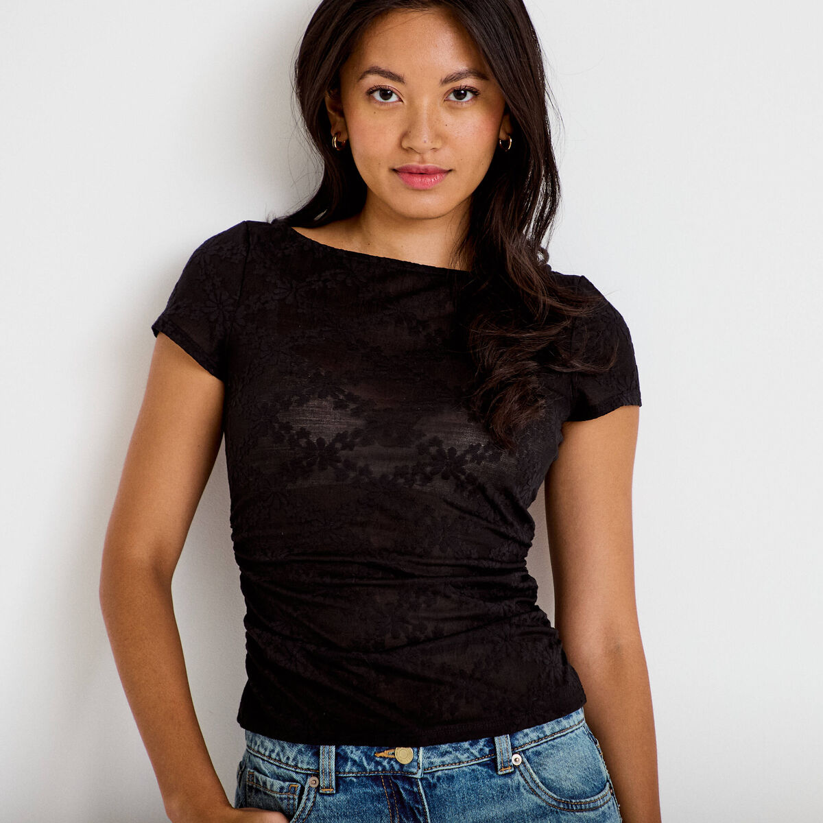 T-shirt ajusté dentelle col bateau noir femme