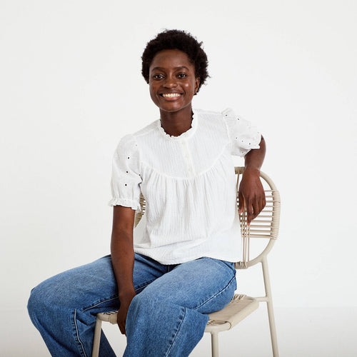 Blouse manches courtes brodées ecru femme