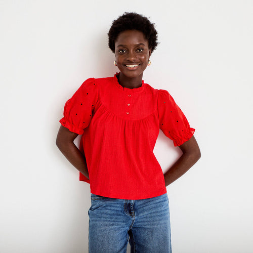 Blouse manches courtes brodées rouge femme