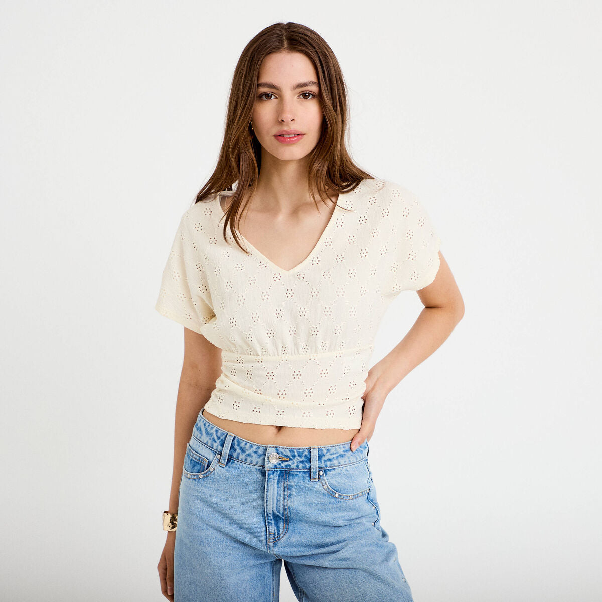 T-shirt ajouré col v manches courtes ecru femme