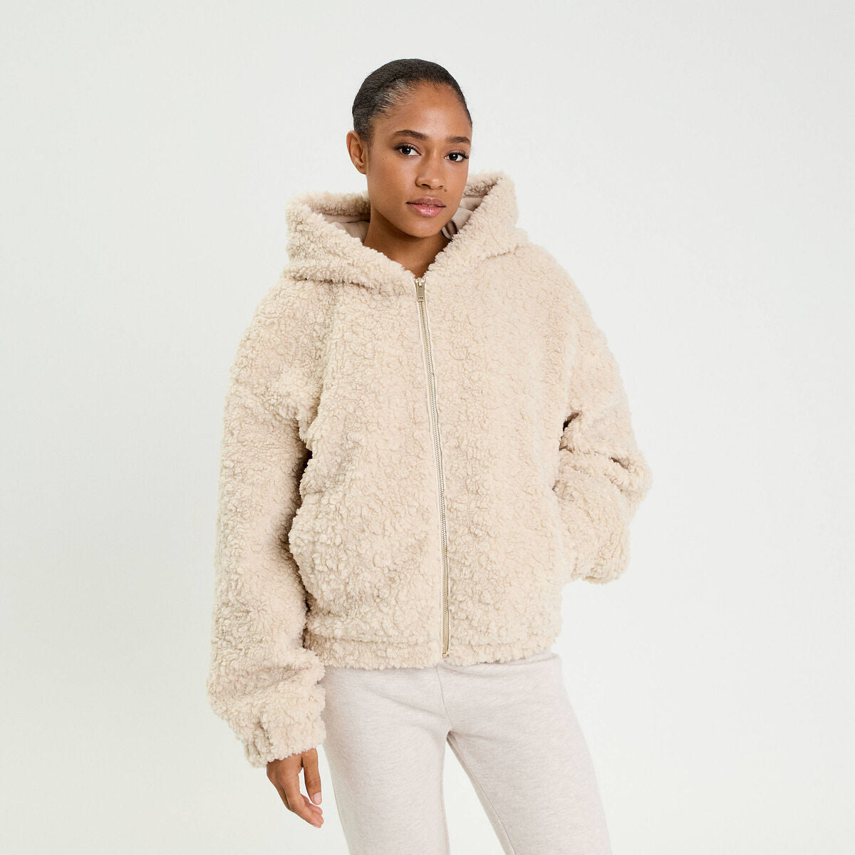 Veste bas resserré à capuche ecru femme