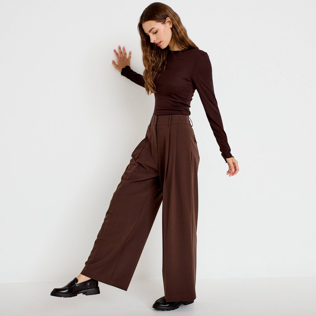 Pantalon large à pinces marron femme