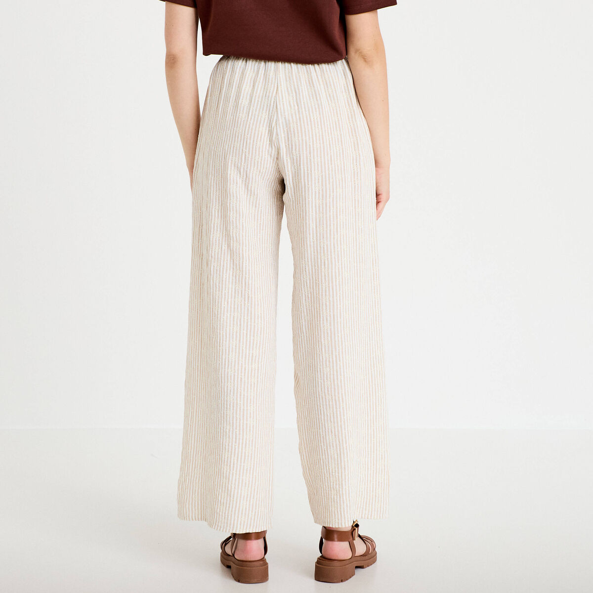Pantalon large brodé beige femme