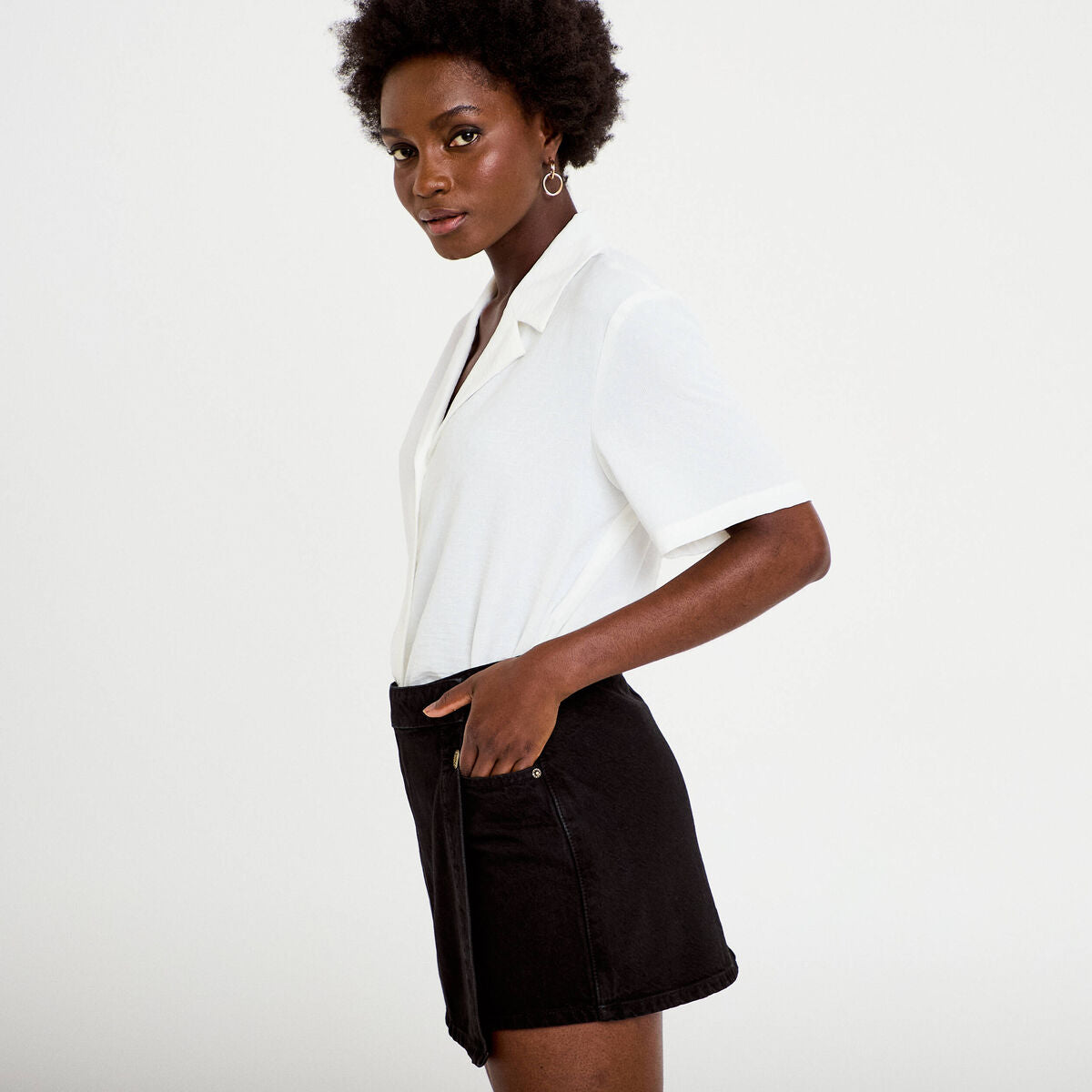 Jupe-short trapèze en jean denim noir femme