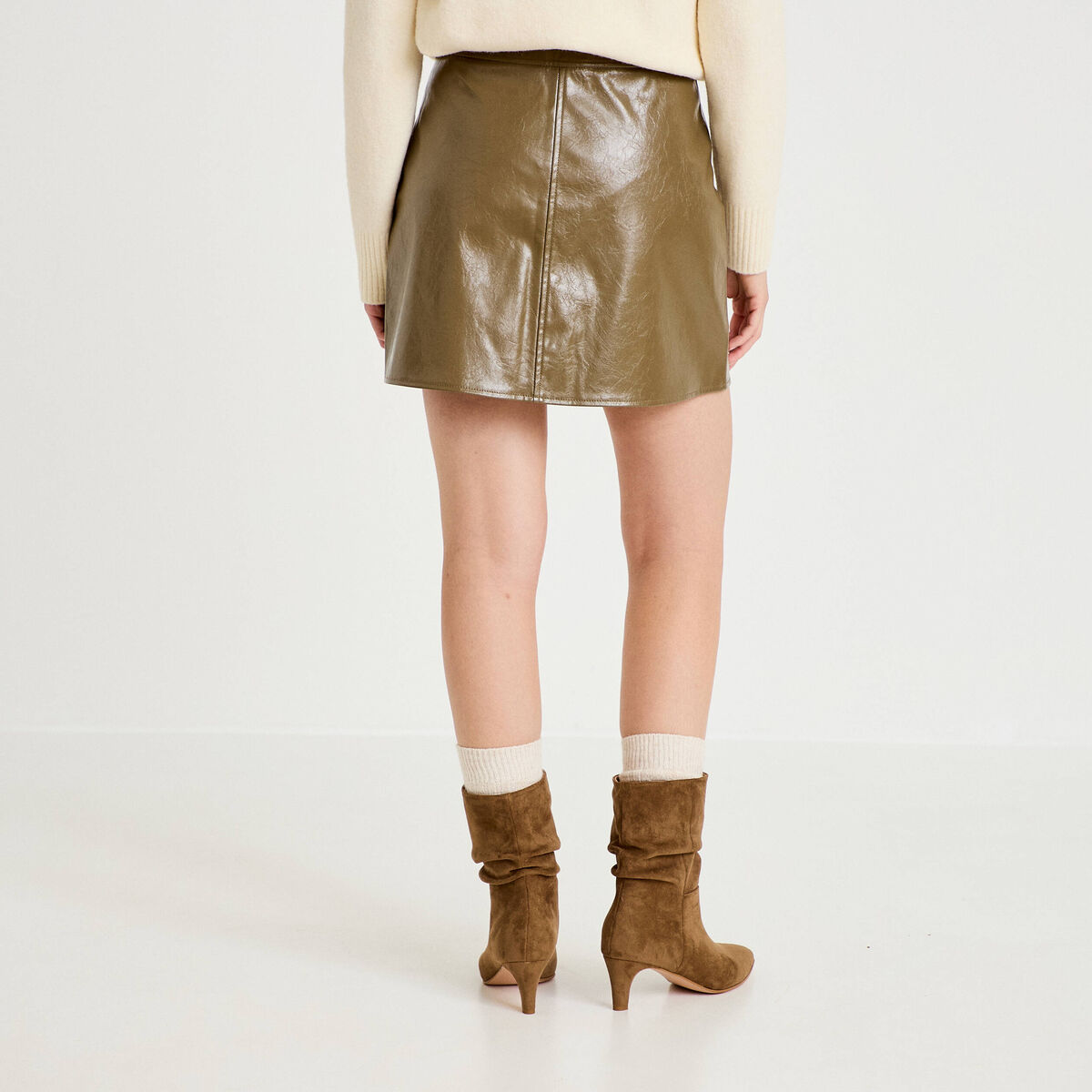 Jupe trapèze courte en similicuir vert kaki femme
