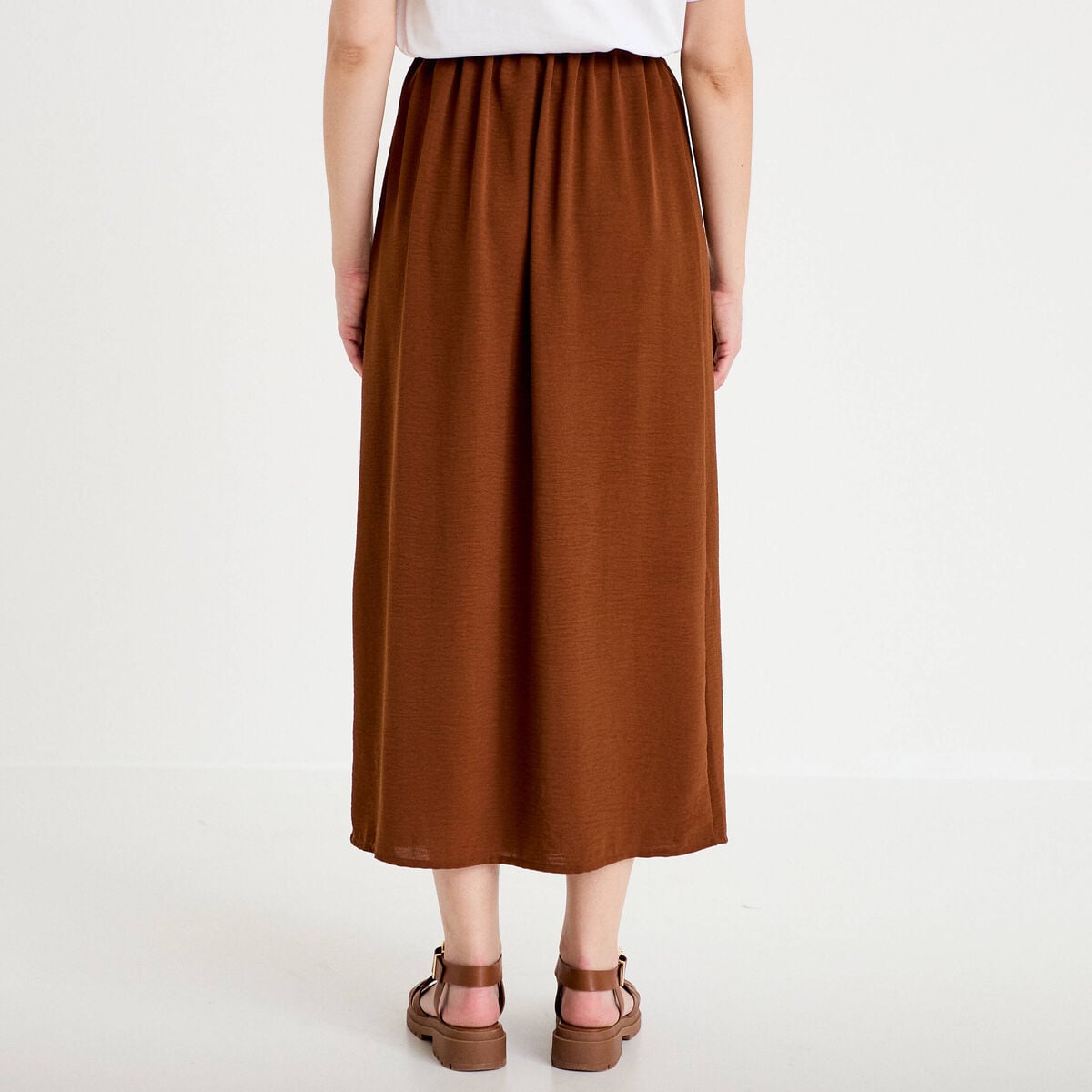 Jupe longue plissée avec bijou marron femme