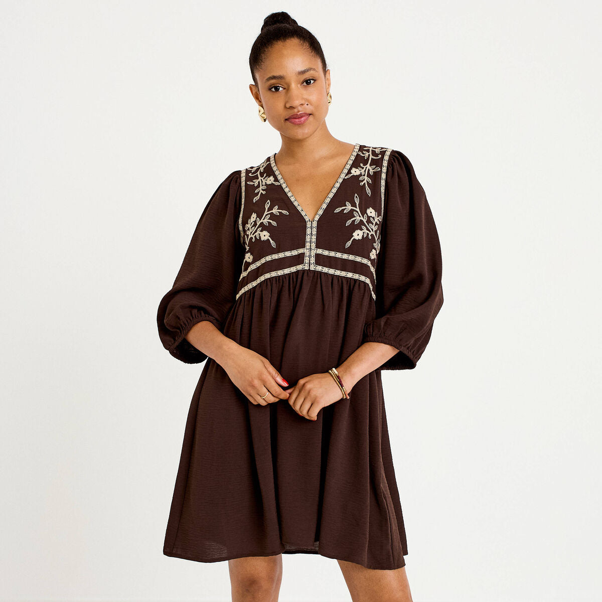 Robe droite courte col v manches 3/4 marron foncé femme