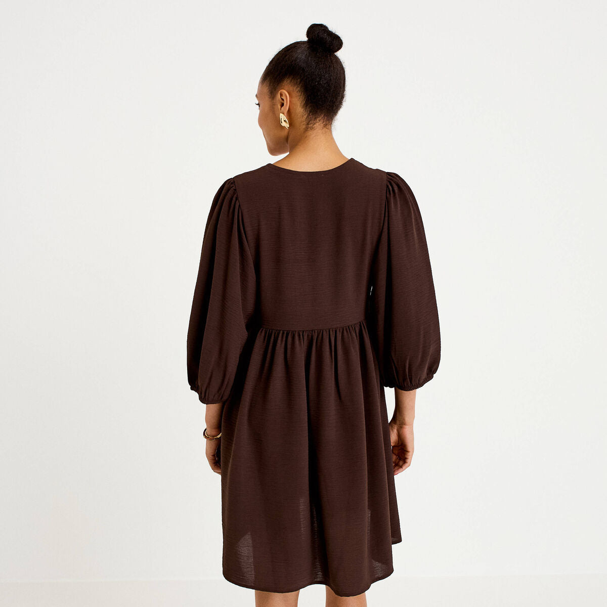 Robe droite courte col v manches 3/4 marron foncé femme