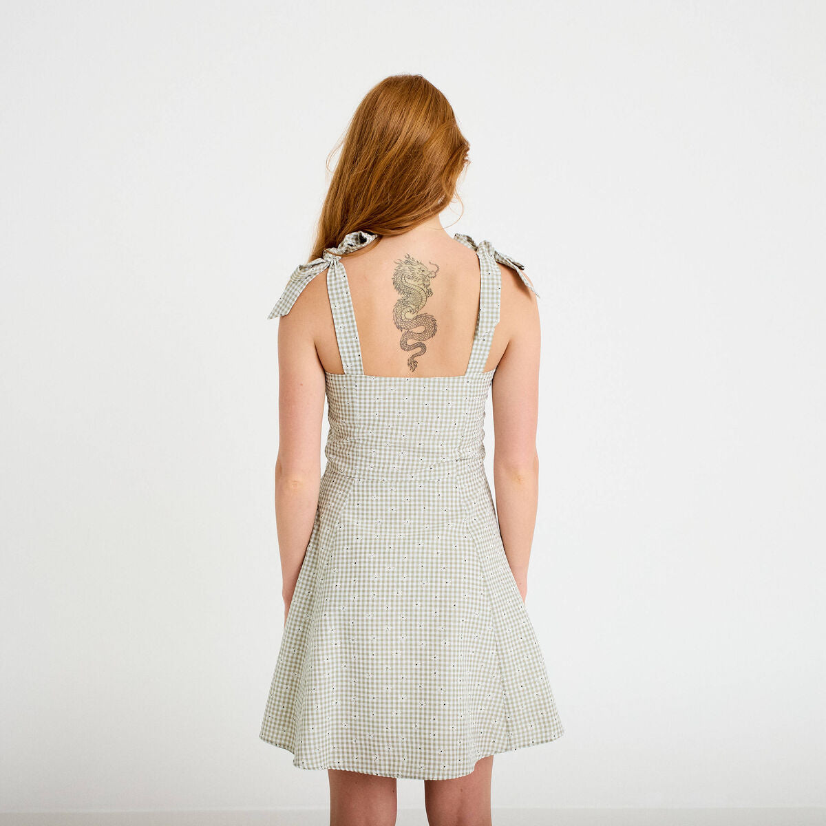 Robe patineuse courte à fines bretelles gris femme