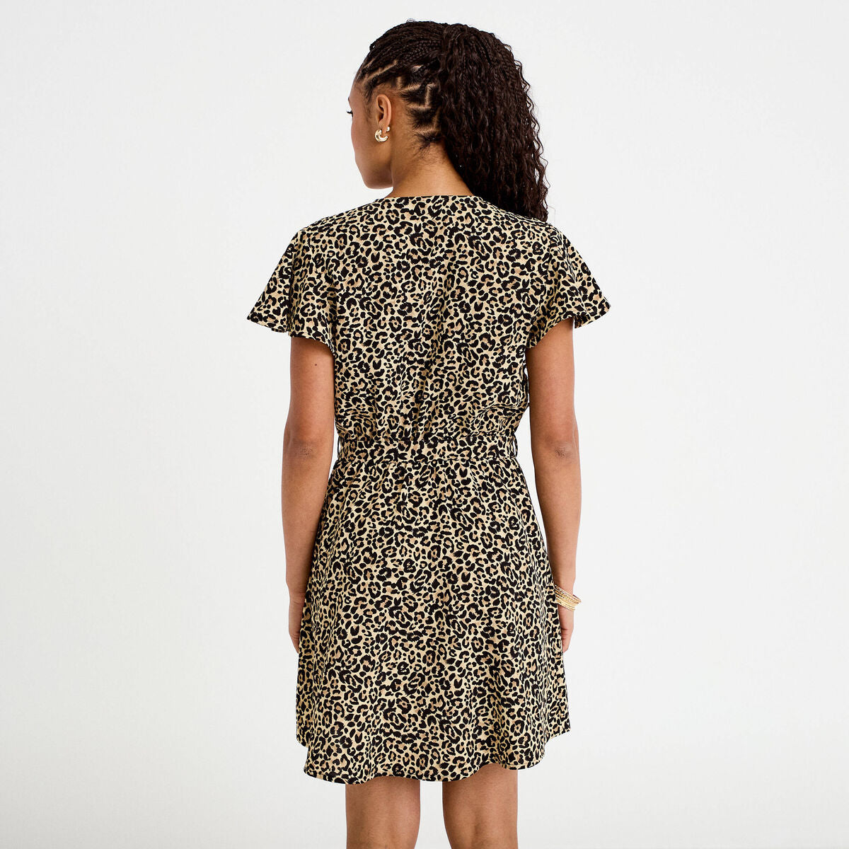 Robe courte évasée col v manches courtes beige femme