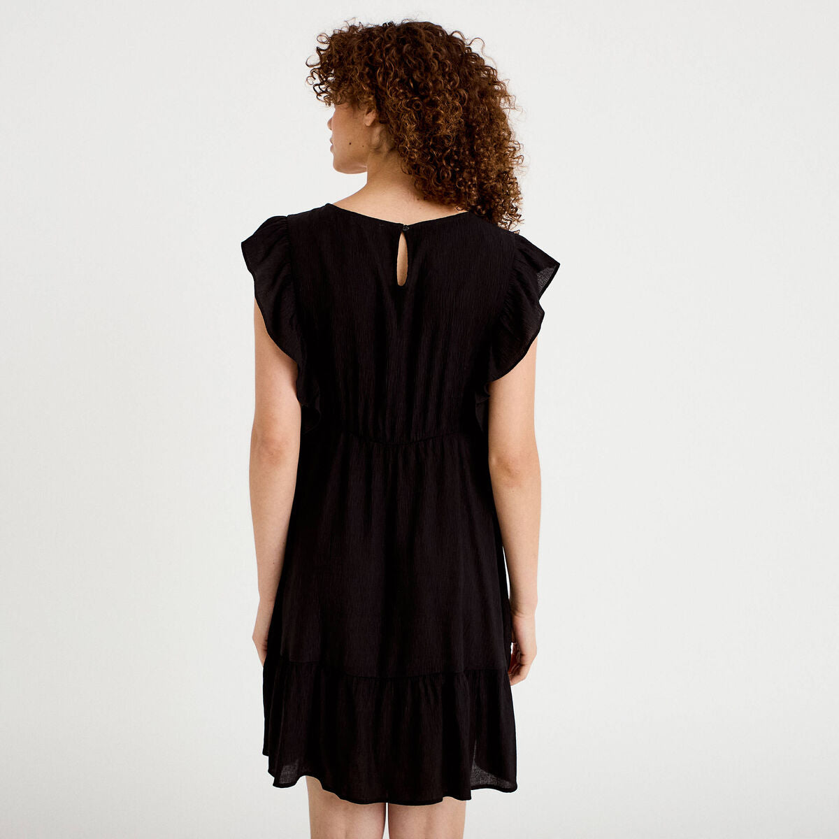 Robe évasée crêpe col v manches courtes noir femme
