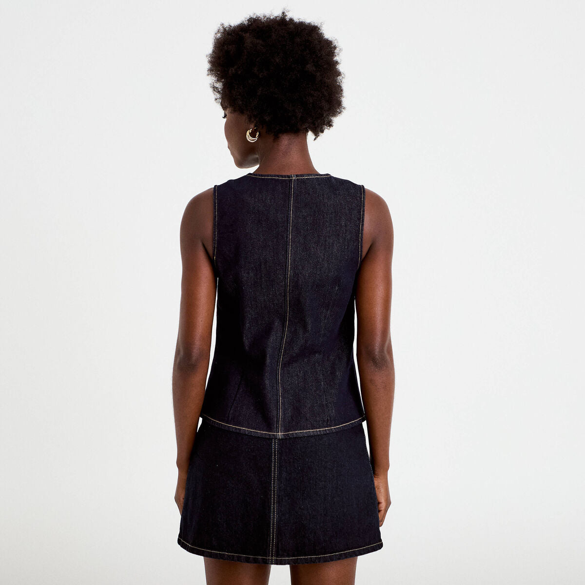 Gilet cintré sans manches en jean denim brut femme