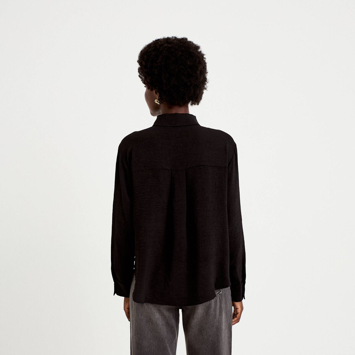 Chemise droite plissée manches longues noir femme