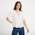 Blouse col v manches courtes brodée ecru femme