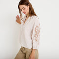 Blouse col v broderie manches 3/4 sable femme