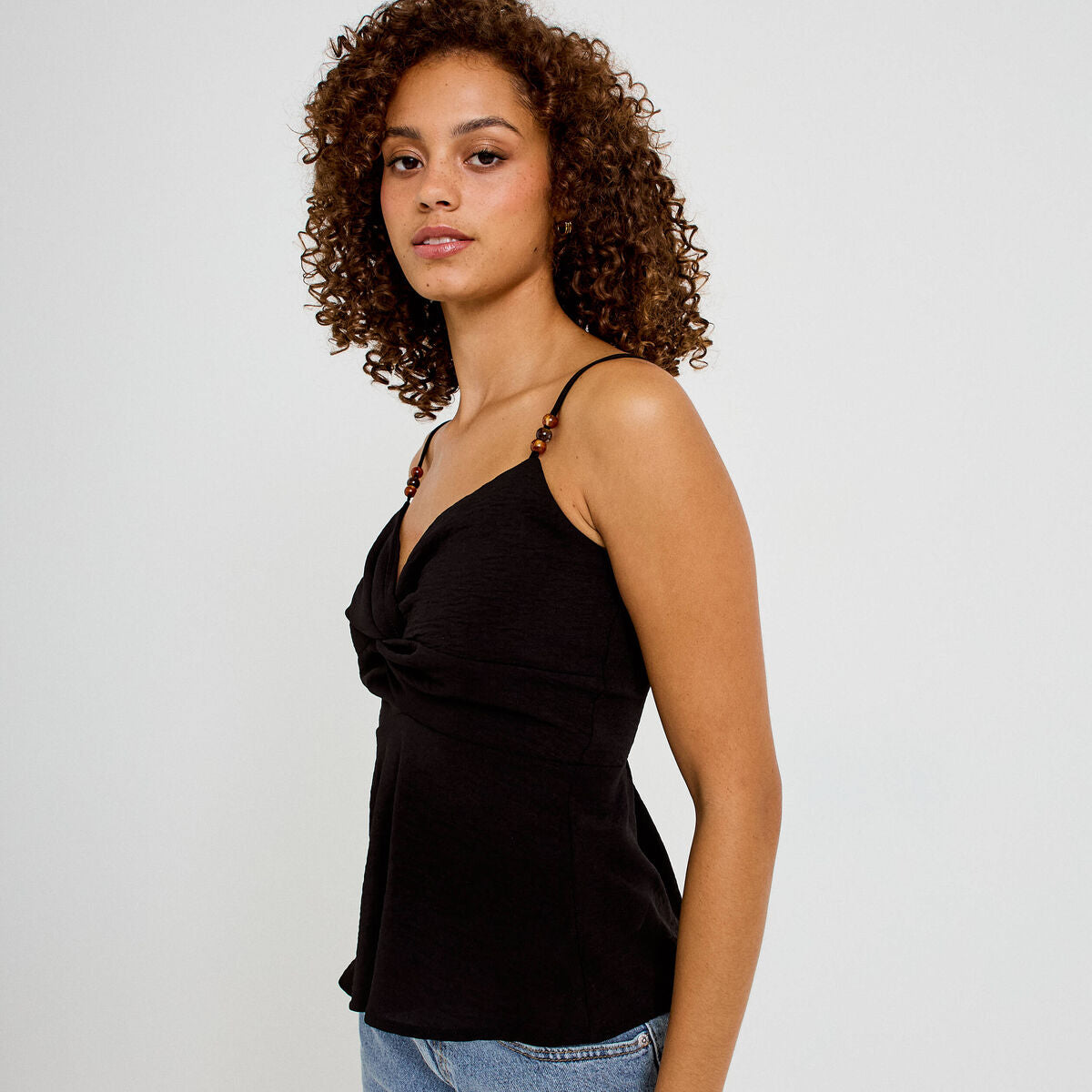 Top plissé col v fines bretelles noir femme
