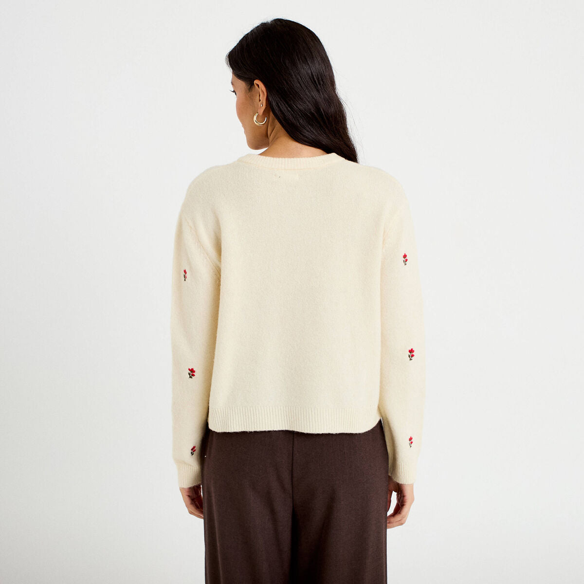 Gilet manches longues broderies col rond beige femme