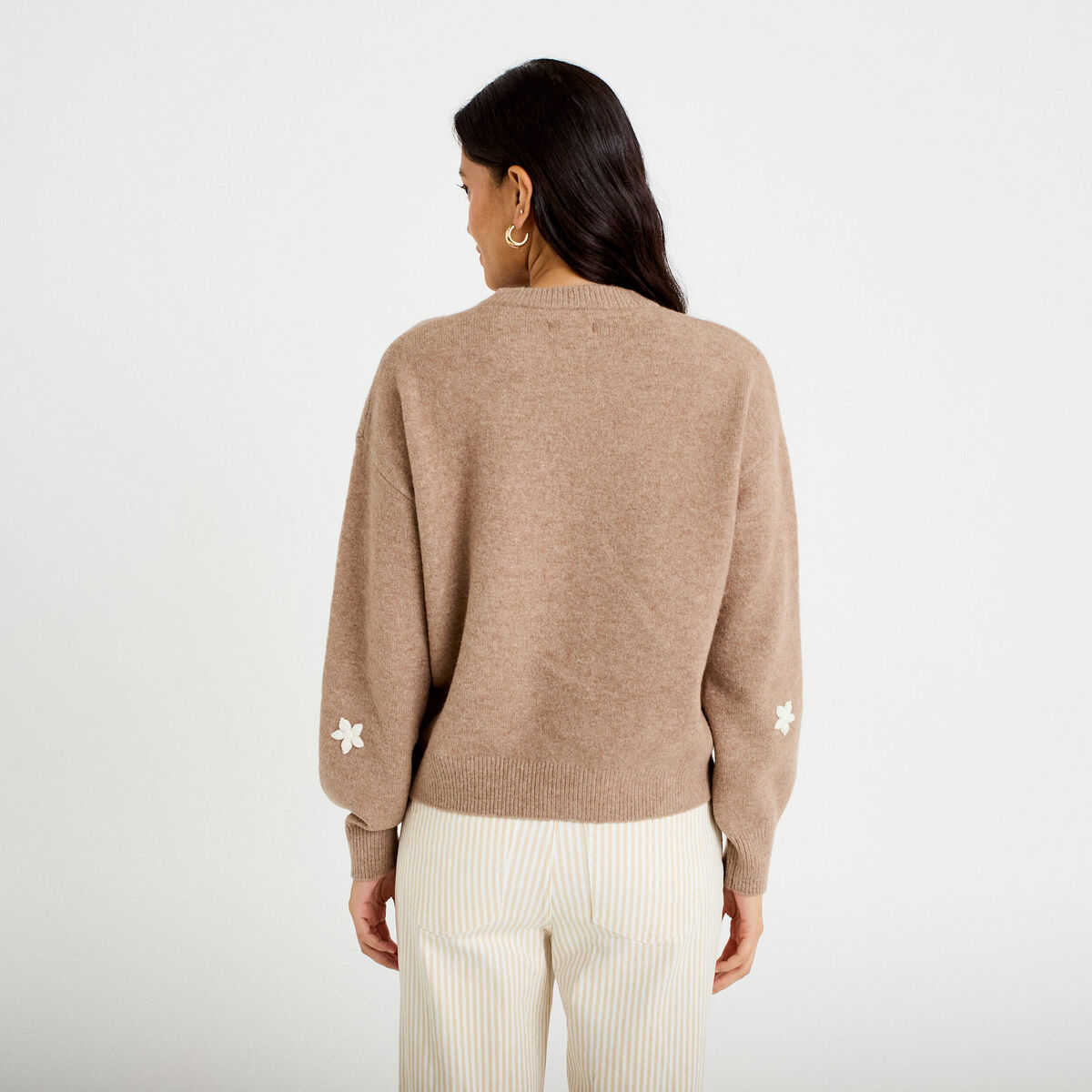 Pull oversize brodé manches longues beige femme