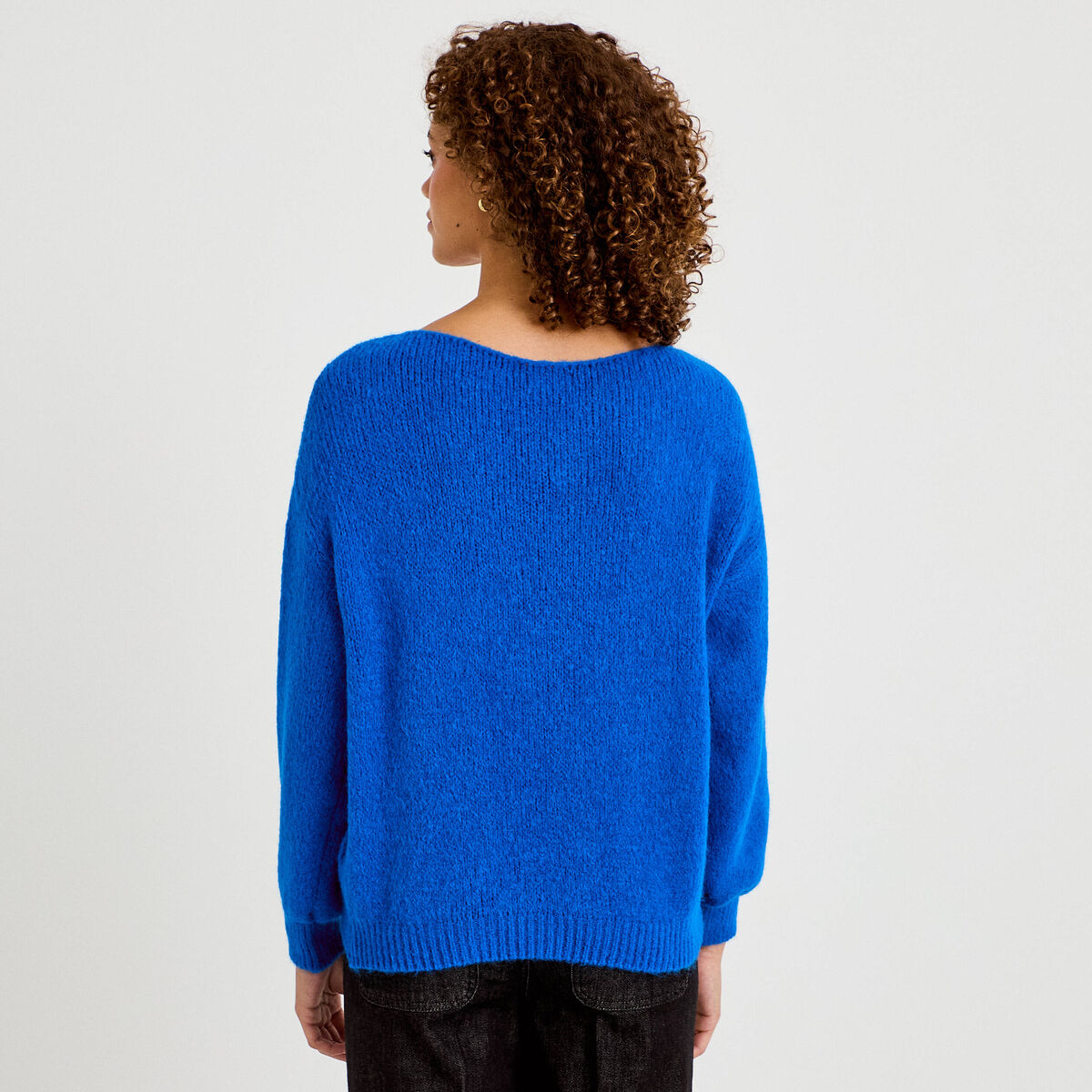 Pull ample col bateau manches longues bleu electrique femme