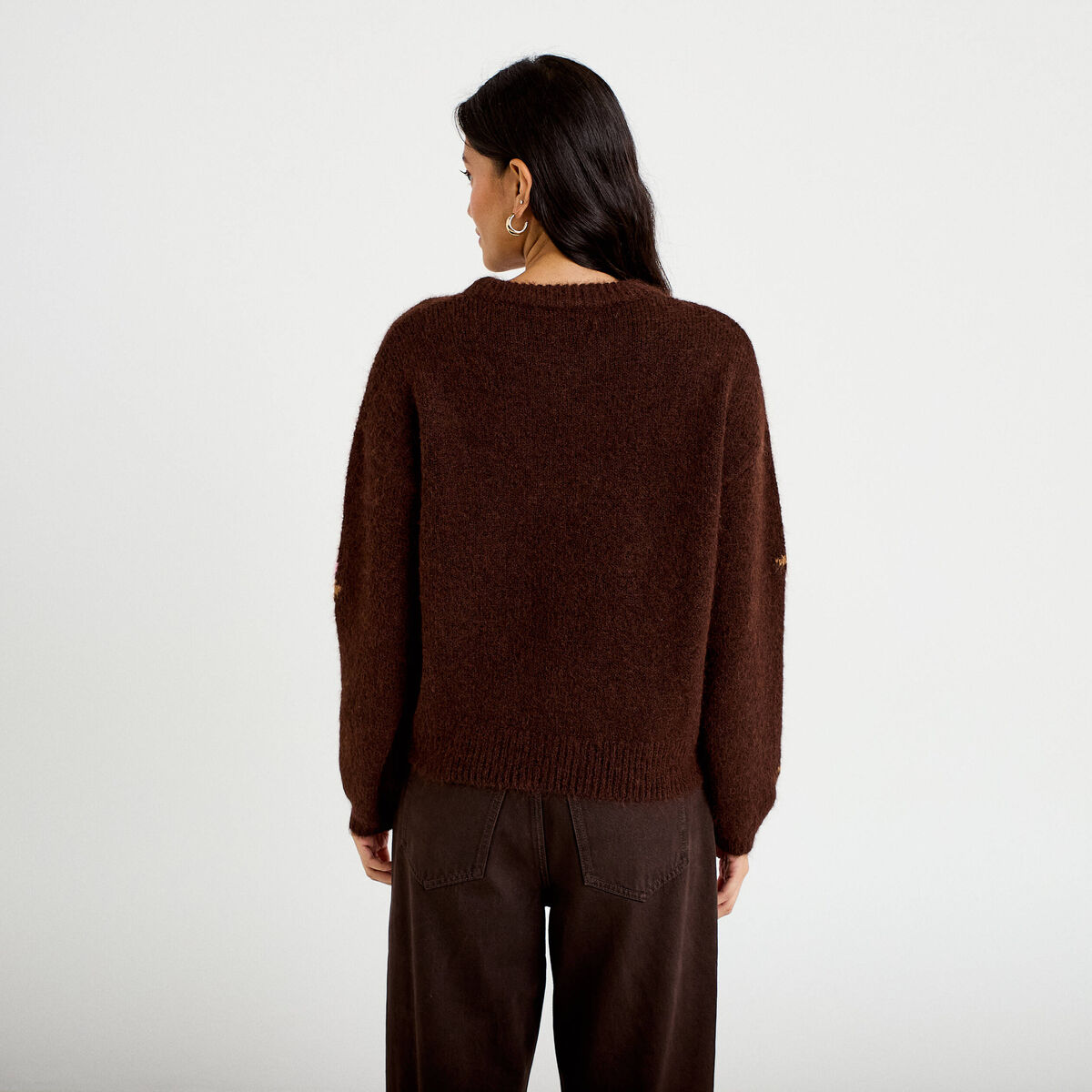 Pull ample col rond manches longues marron foncé femme
