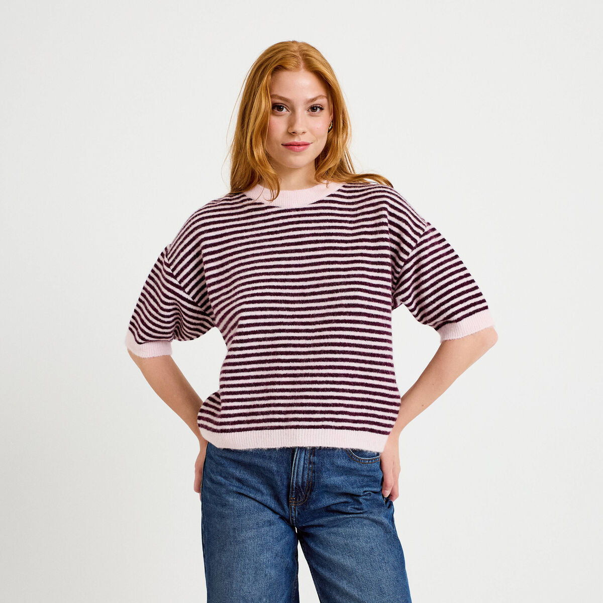 Pull ample duveteux manches courtes prune femme