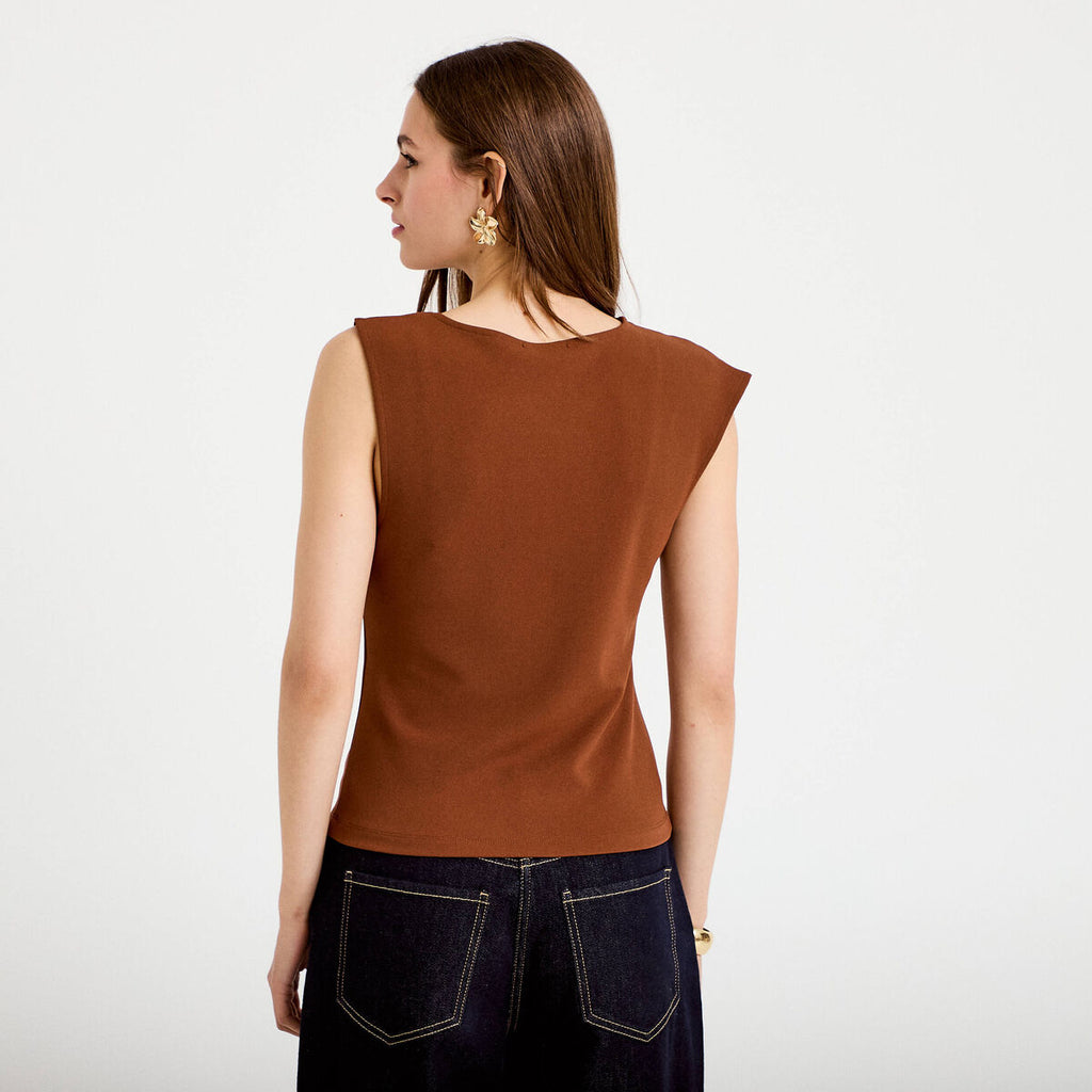 Top asymétrique détail bijou marron femme