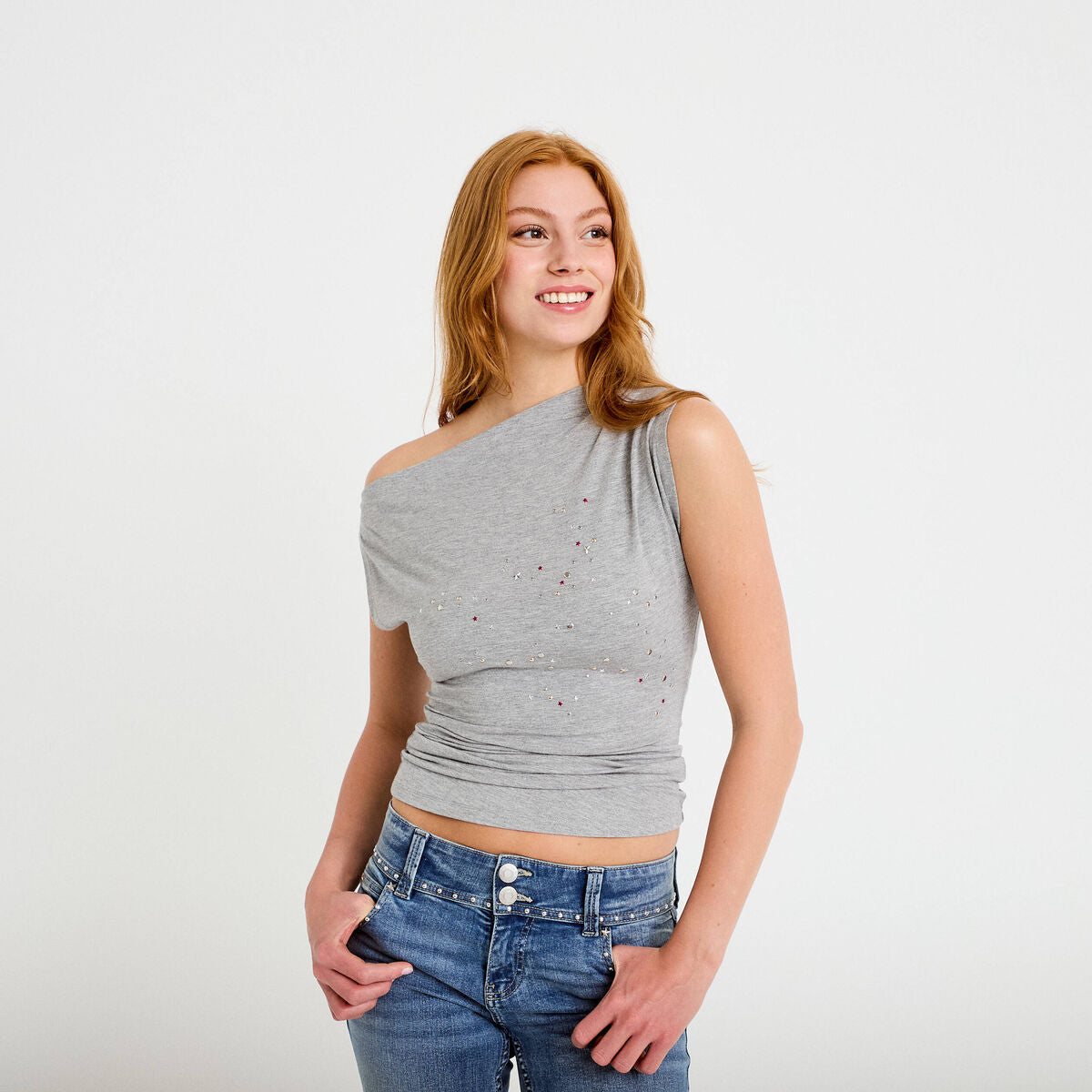 Top ajusté sans manches col bateau gris clair femme
