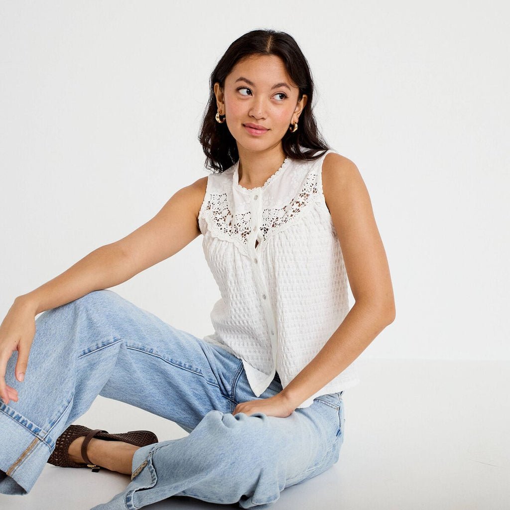 Blouse sans manches plastron brodé ecru femme