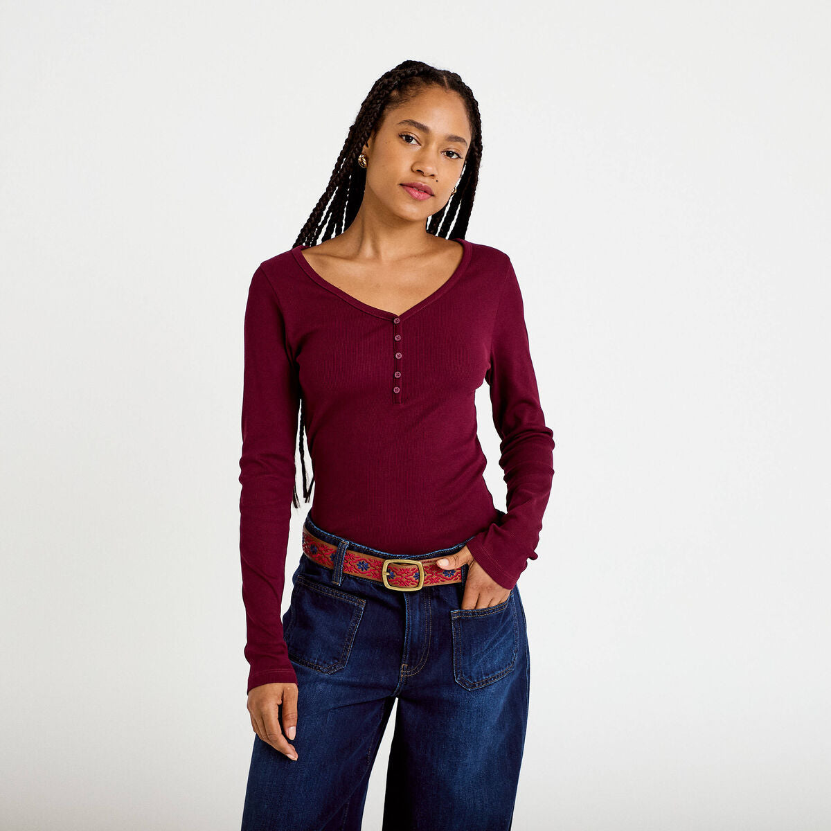 T-shirt côtelé ajusté manches longues bordeaux femme
