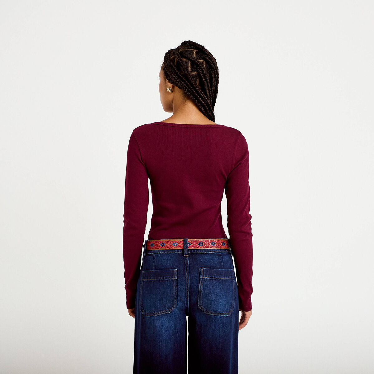 T-shirt côtelé ajusté manches longues bordeaux femme