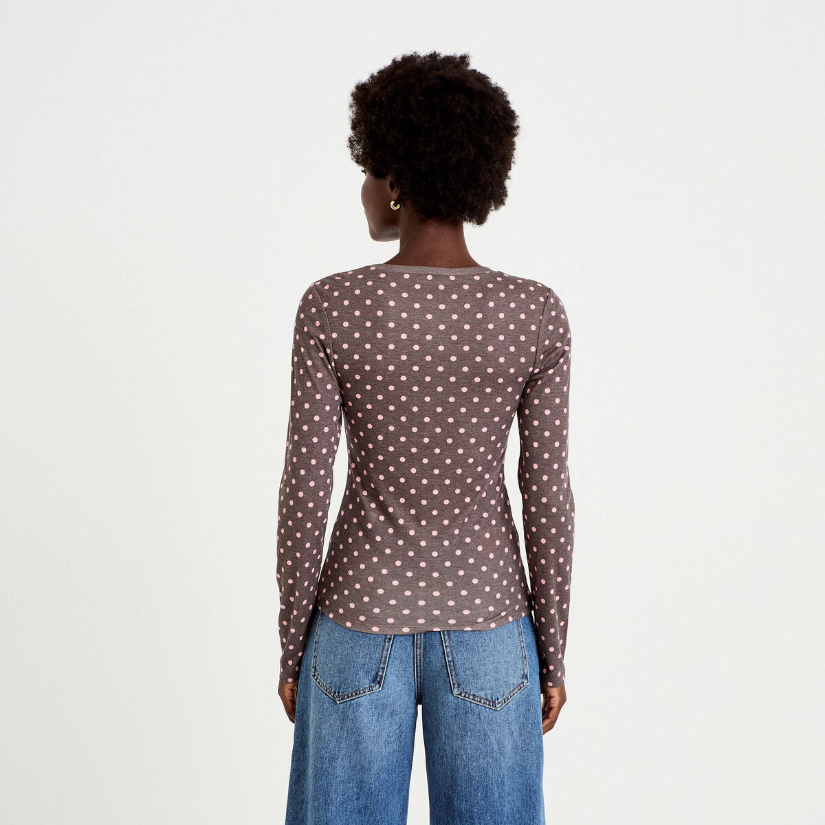 T-shirt ajusté col rond manches longues marron foncé femme