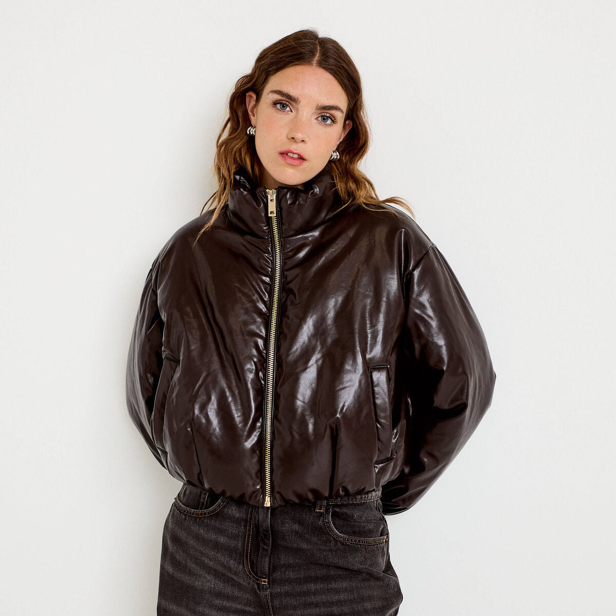 Doudoune cropped similicuir col montant marron foncé femme