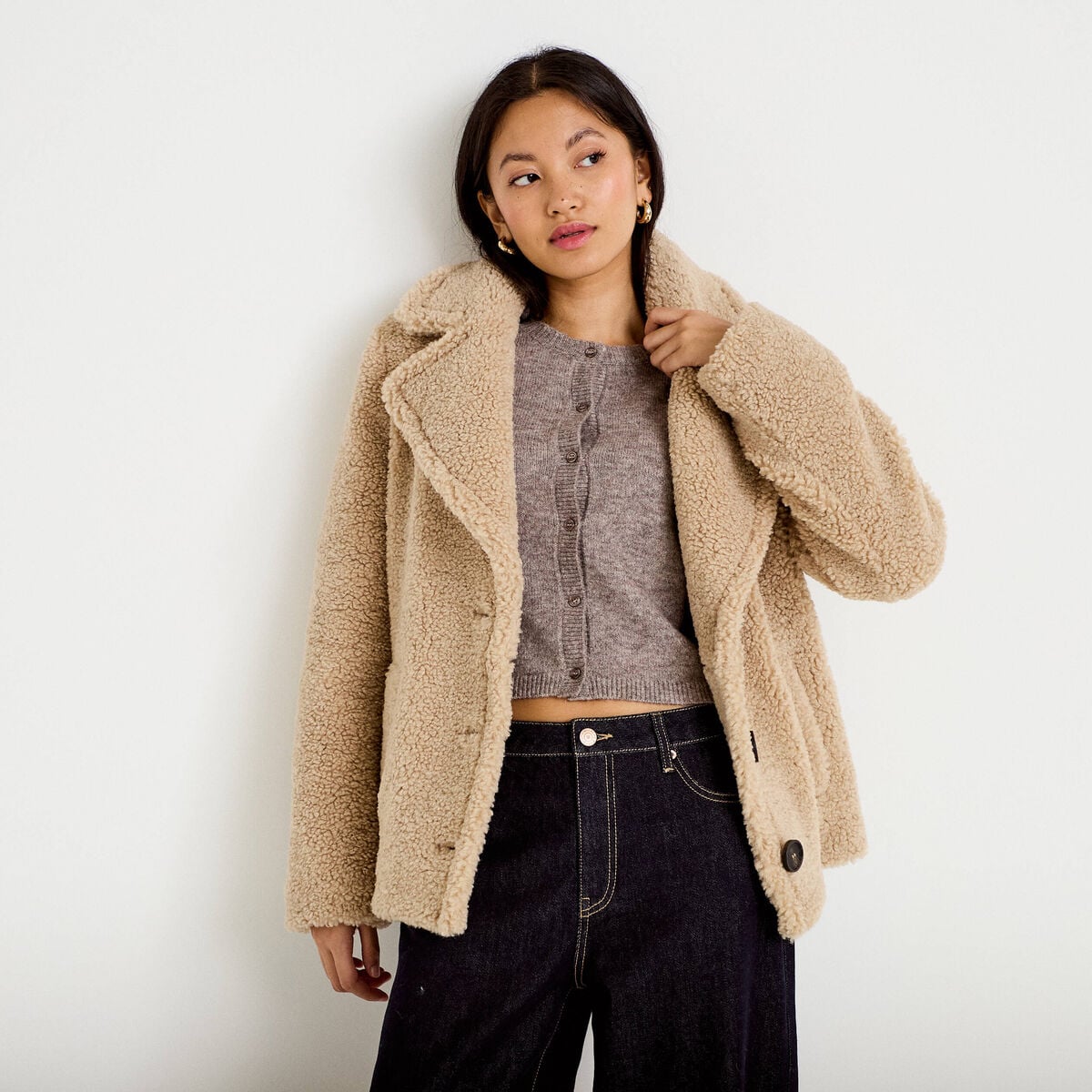 Manteau droit bouclettes col tailleur beige femme