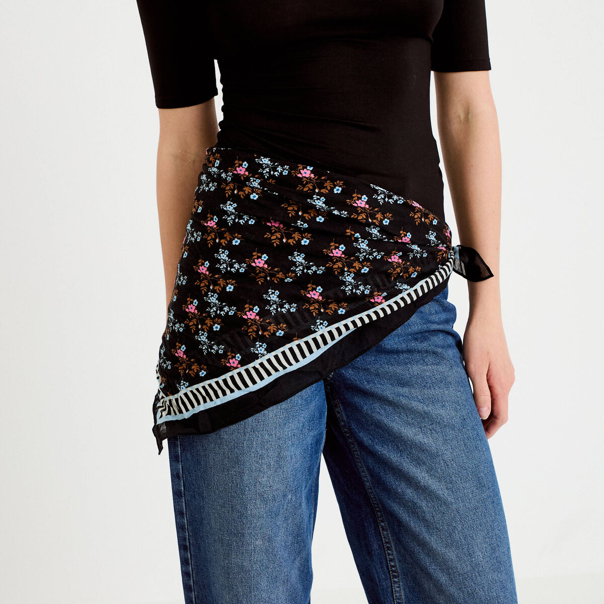 Foulard noir femme