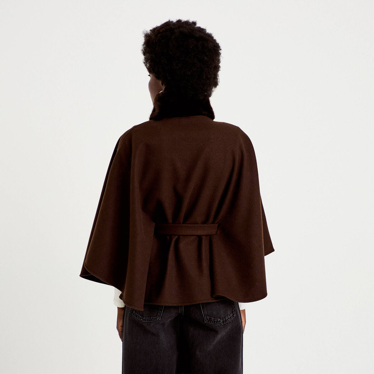 Poncho en fausse fourrure marron foncé femme