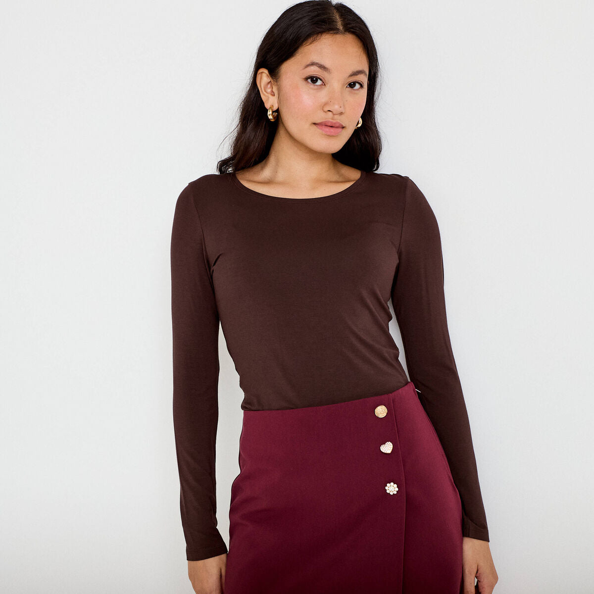 T-shirt uni à manches longues marron foncé femme