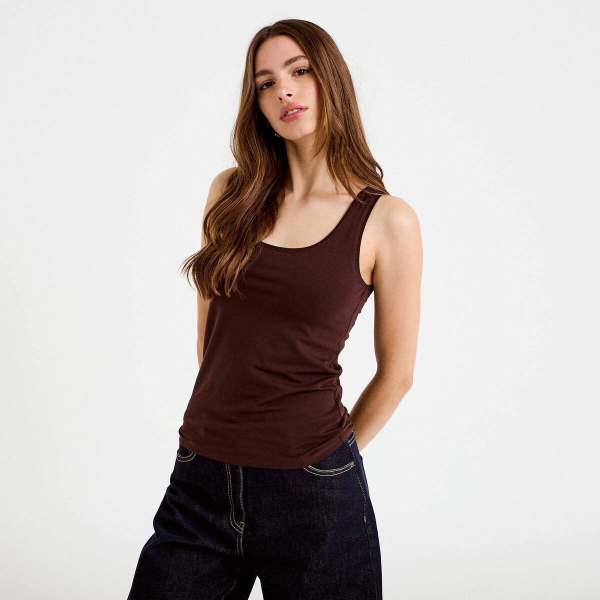 Débardeur bretelles larges marron foncé femme